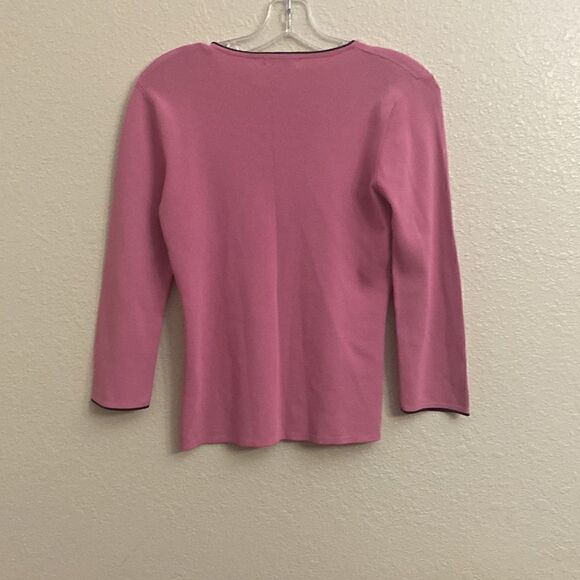 Carducci PurpleSweater with a design with black lines!! Size Small - Picture 8 of 8